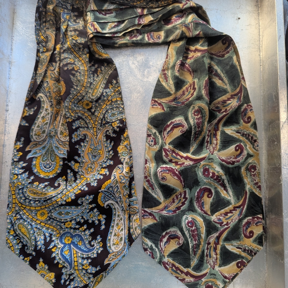 Vintage Neiman Marcus Silk Ascots Cravats Two Paisley Silk Ties Sons Of Liberty